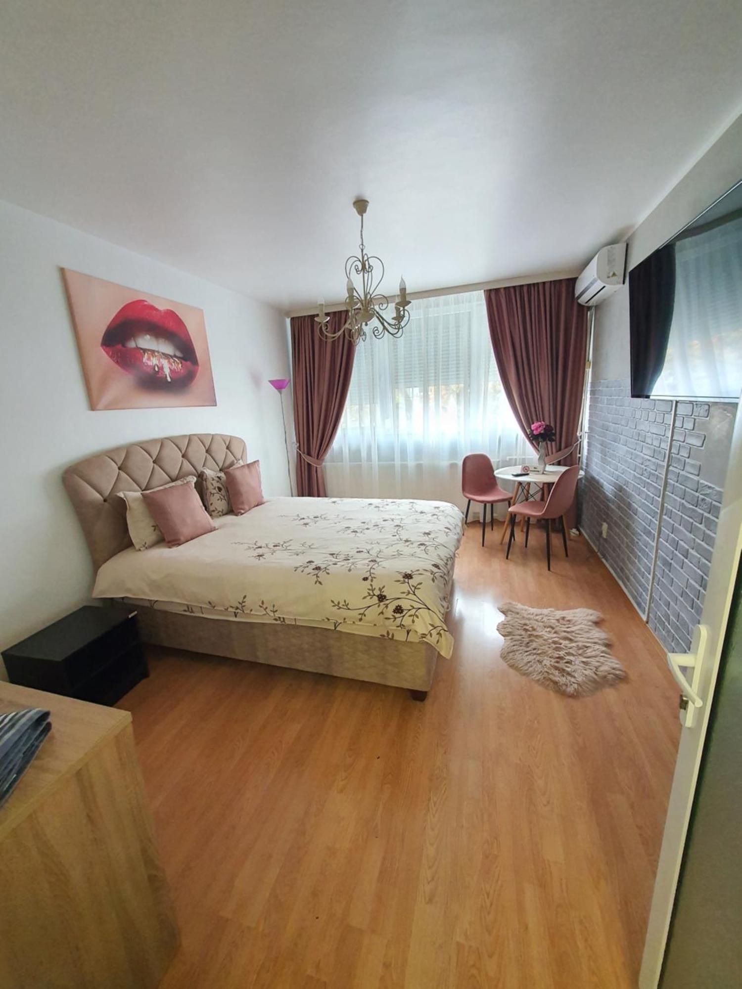 Chic Apartment- Place To Remember Galaţi Esterno foto