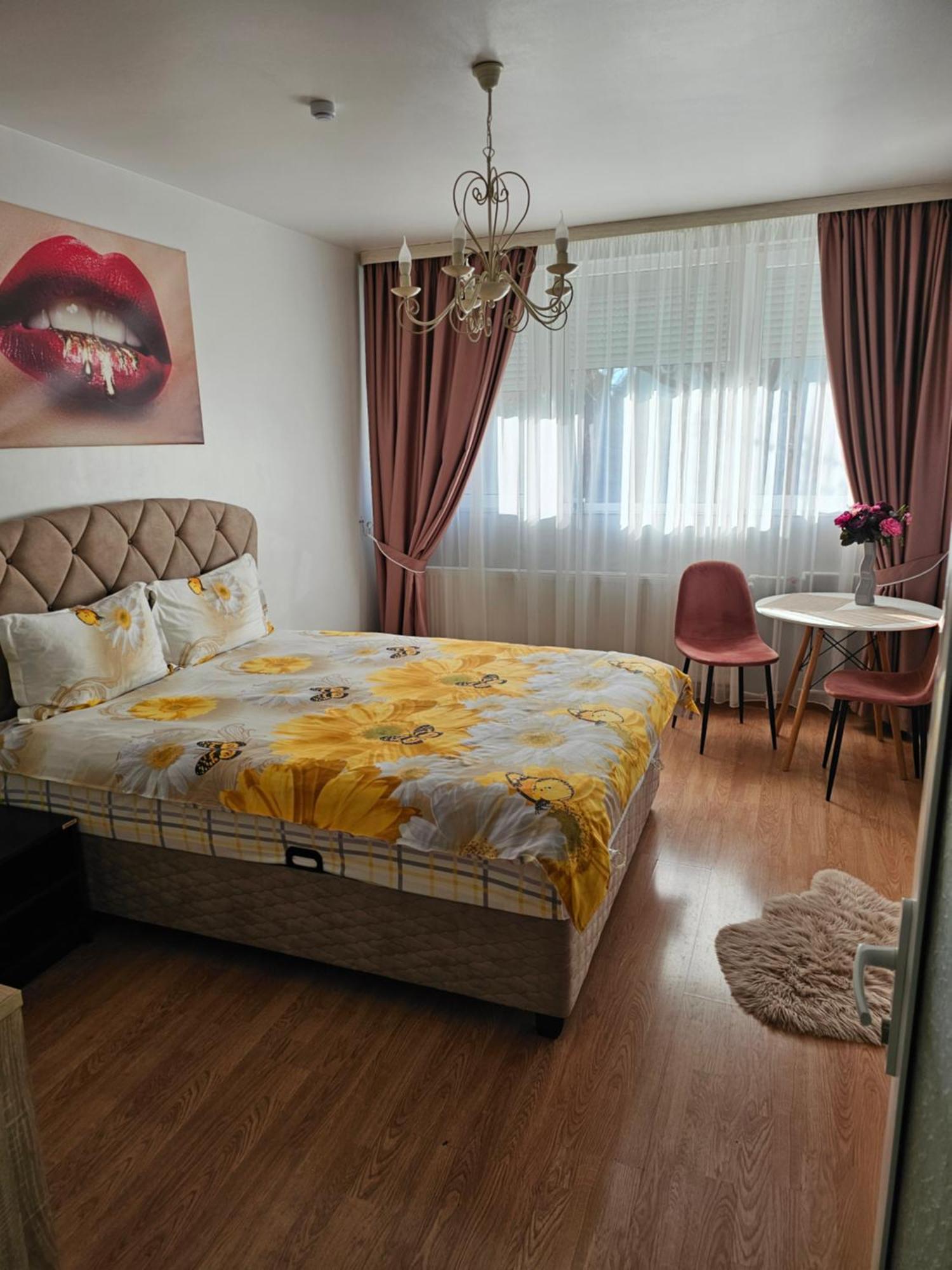 Chic Apartment- Place To Remember Galaţi Esterno foto